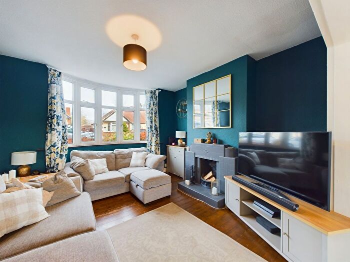 3 Bedroom Terraced House For Sale In Lyncroft Way, Kingsthorpe, Northampton, NN2