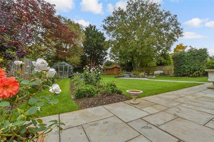 4 Bedroom Detached House For Sale In Front Road, Woodchurch, Ashford, Kent, TN26