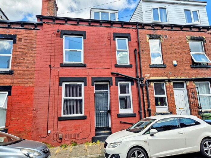 2 Bedroom Terraced House For Sale In Harold View, Leeds, LS6