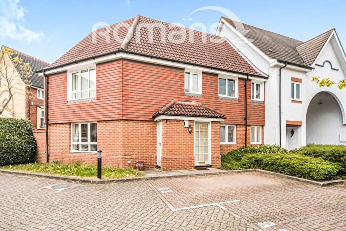 2 Bedroom Flat To Rent In Hartigan Place, Woodley, Reading, RG5