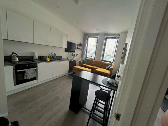 2 Bedroom Apartment To Rent In Bracknell, RG12