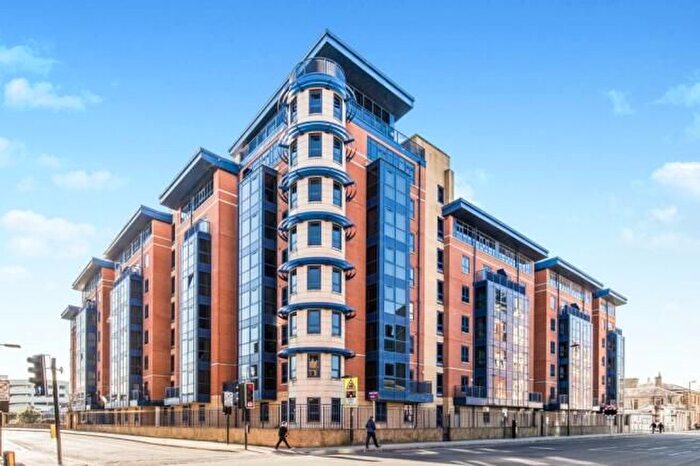 2 Bedroom Flat To Rent In Canute Road, Ocean Village, Southampton, SO14
