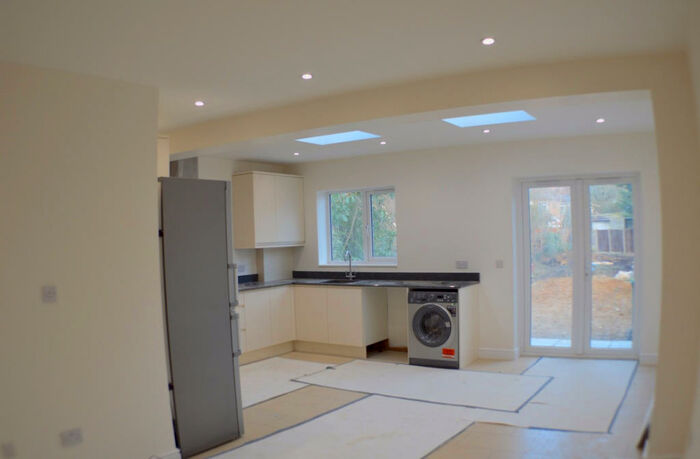 4 Bedroom Semi-Detached House To Rent In Hooking Green, Harrow, HA2