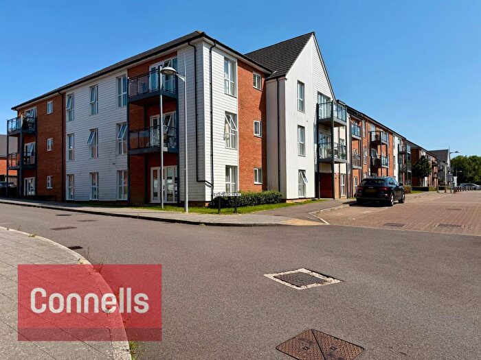 1 Bedroom Apartment To Rent In Holmbush Mews, RH12