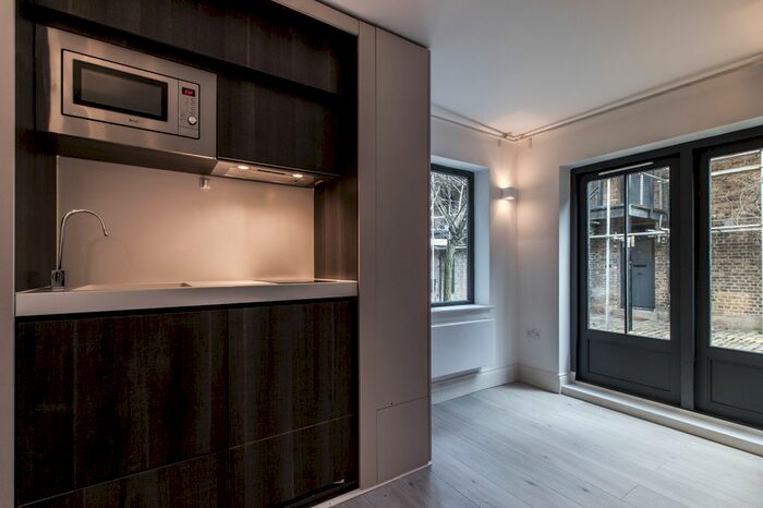 1 Bedroom Flat To Rent In Russell Road, London, N13