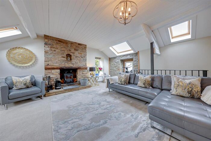 4 Bedroom Semi-Detached House For Sale In Higher Stack Cottages, Tong Lane, Bacup, Rossendale, OL13