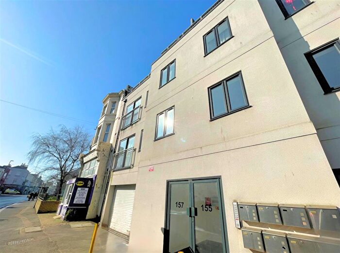 2 Bedroom Flat To Rent In Queens Road, Hastings, TN34