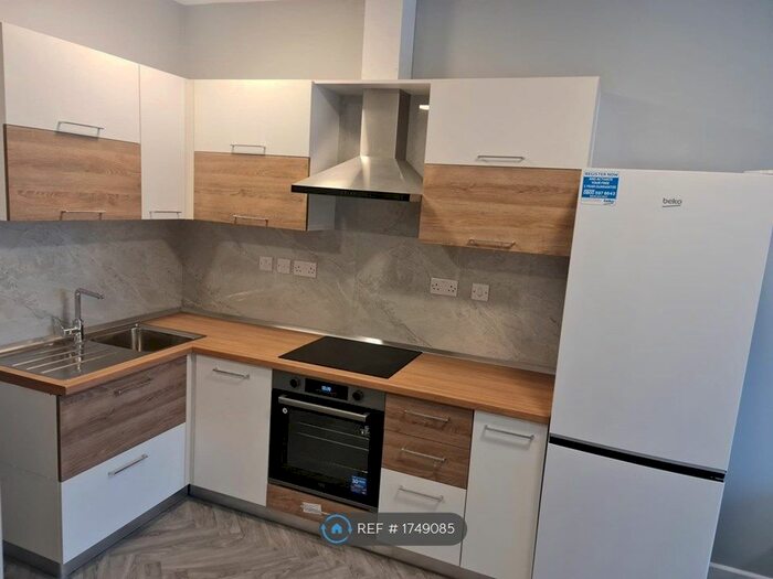 1 Bedroom Flat To Rent In John Street, Swindon, SN1