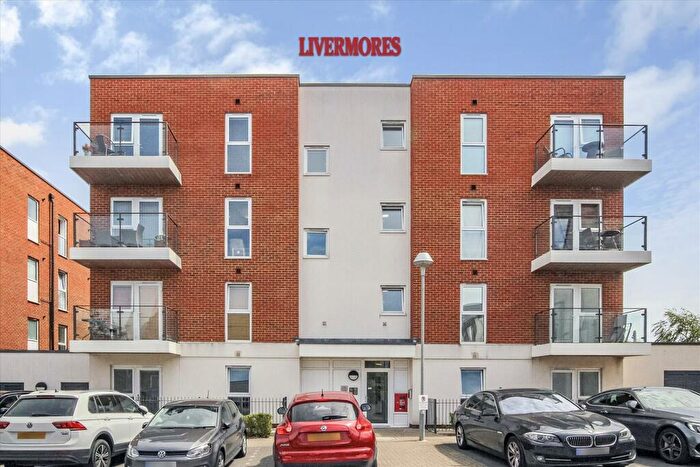 1 Bedroom Flat For Sale In Alcock Crescent, Crayford, Kent, DA1
