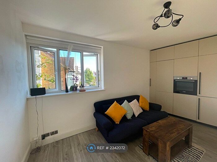 1 Bedroom Flat To Rent In South Worple Way, London, SW14