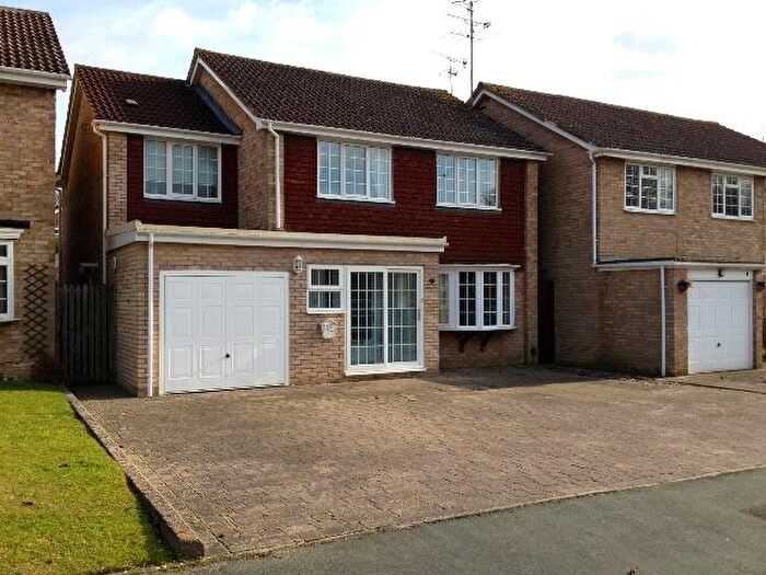 4 Bedroom Detached House To Rent In St Annes Road, Crawley, RH10