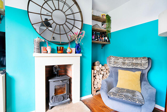 3 Bedroom Semi-Detached House For Sale In Stevens Way, Stroud, GL6