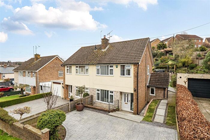 3 Bedroom Semi Detached House For Sale In Listers Hill, Ilminster, TA19