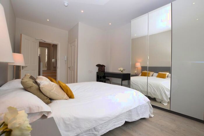 Flat To Rent In Rye Lane London, SE15