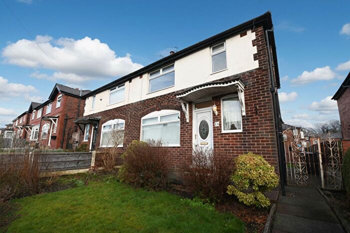 3 Bedroom Semi Detached House For Sale In Avondale Drive, Salford, M6