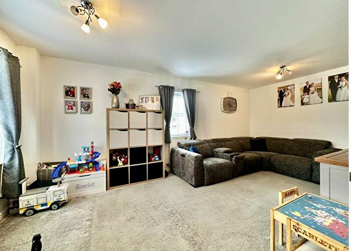 3 Bedroom Detached House For Sale In Badgers Drive, Wantage, OX12