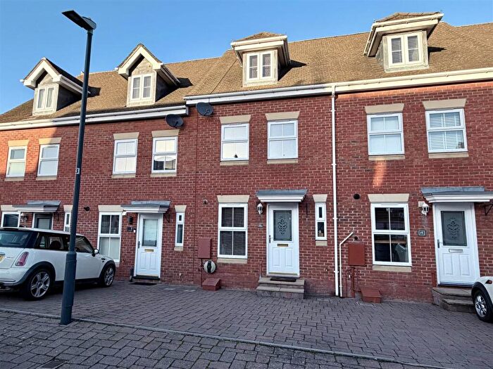 3 Bedroom Town House For Sale In Caliban Mews, Warwick Gates, Warwick, CV34