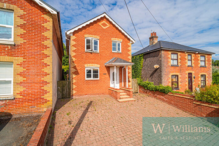 3 Bedroom Detached House For Sale In Red Road, Wootton Bridge, Ryde, PO33