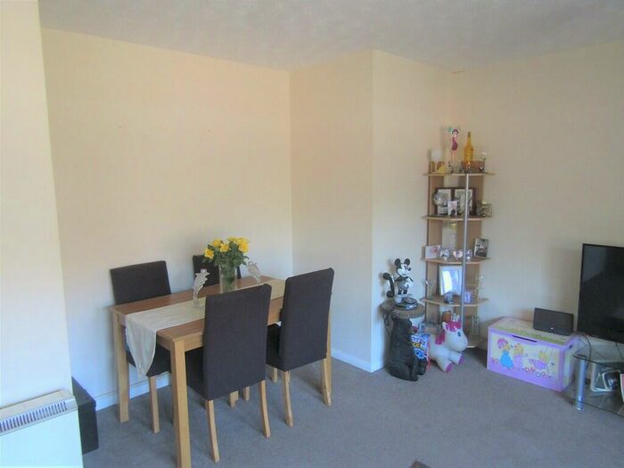 3 Bedroom Ground Flat To Rent In Knox Road, Clacton On Sea, CO15
