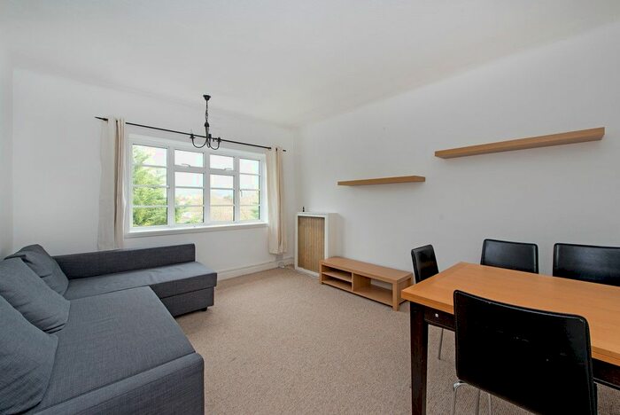 1 Bedroom Flat To Rent In Emerson Court, Wimbledon Hill Road, London, SW19