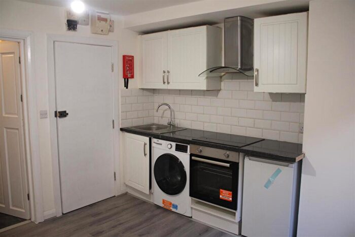Studio To Rent In Cranfield Close, West Norwood, SE27