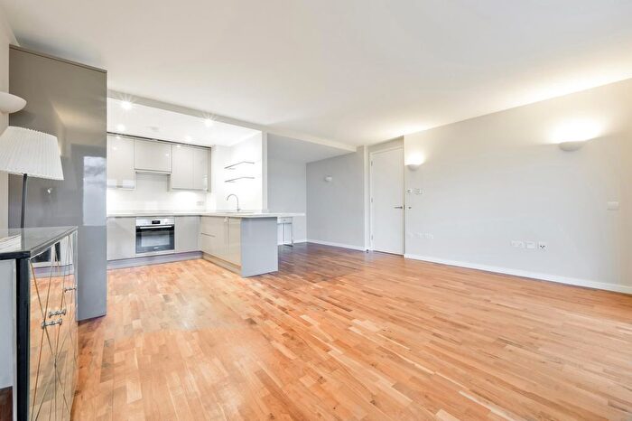 2 Bedroom Flat For Sale In New Providence Wharf, Fairmont Avenue, Canary Wharf, E14