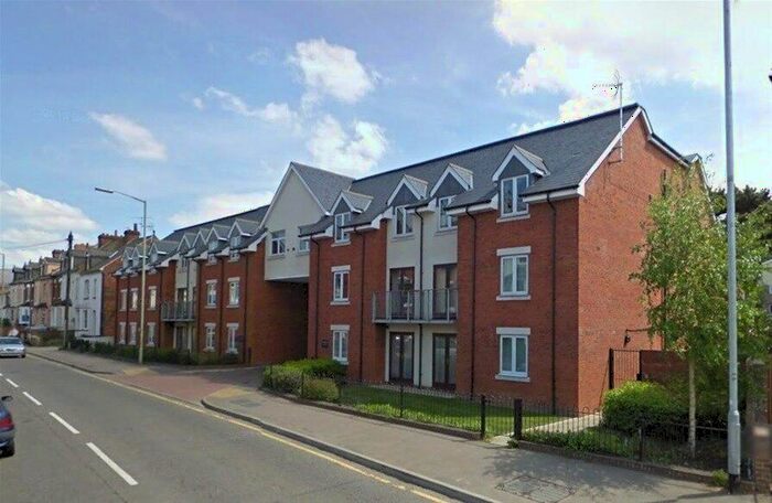 2 Bedroom Flat To Rent In Sanders Place, Walsworth Road, Hitchin, SG4