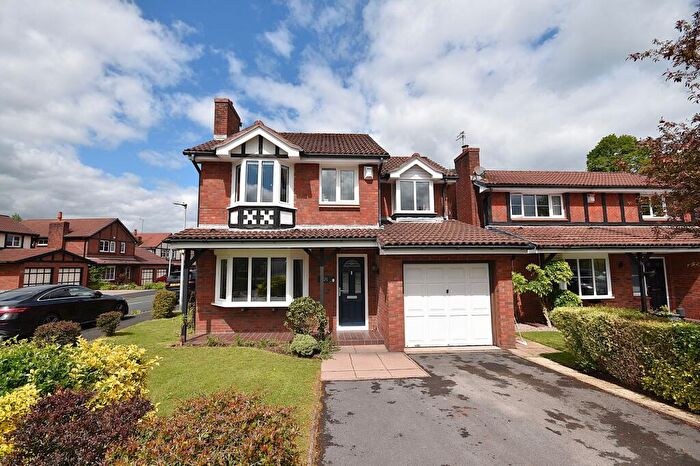 4 Bedroom Detached House For Sale In The Whitfields, Macclesfield, SK10