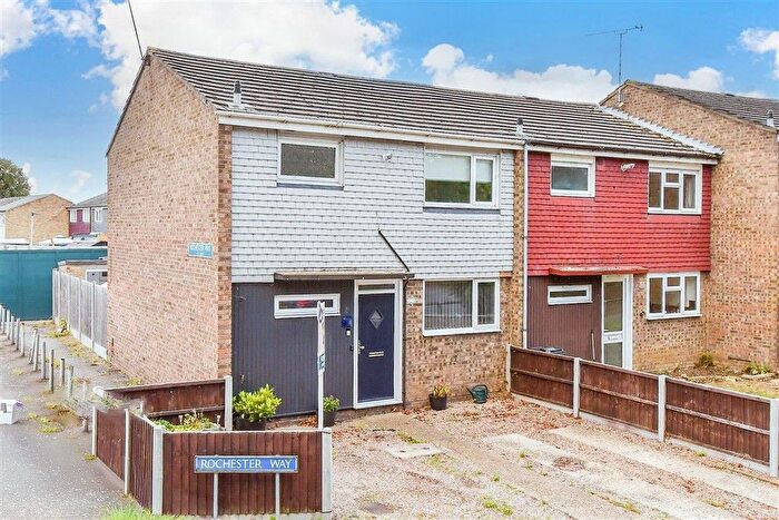 3 Bedroom End Terrace House For Sale In Rochester Way, Basildon, Essex, SS14
