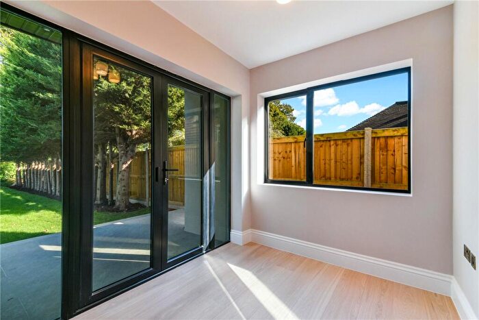 4 Bedroom Detached House For Sale In Gilhams Avenue, Banstead, Surrey, SM7