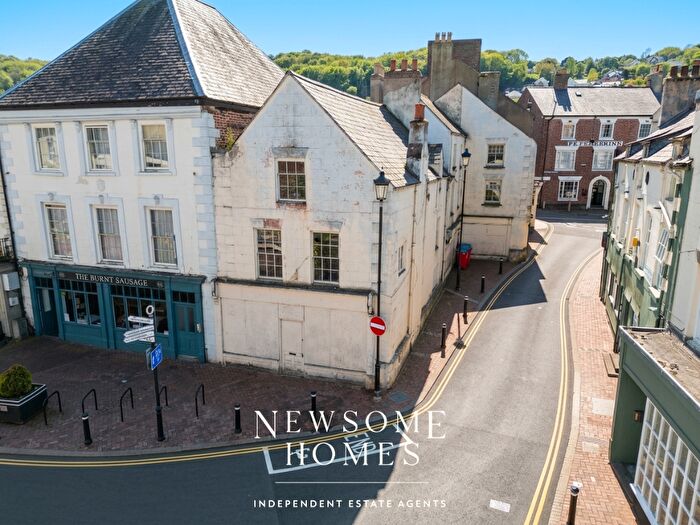 Town House For Sale In High Street, Holywell, CH8