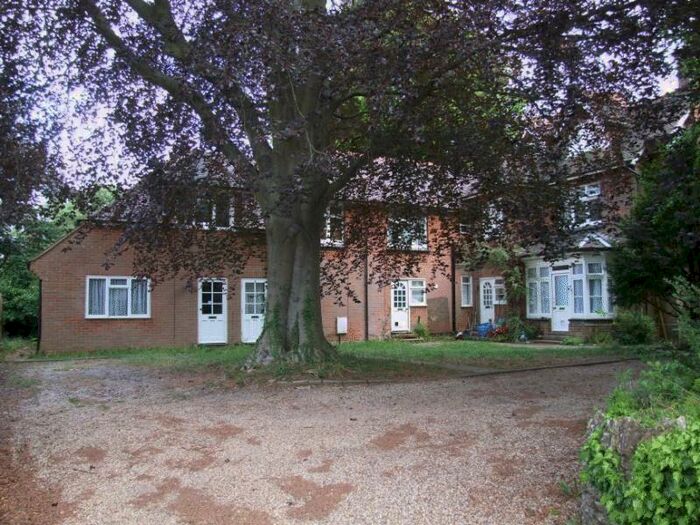 Flat To Rent In Busbridge, Godalming, GU7
