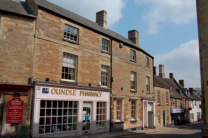 2 Bedroom Apartment To Rent In Market Place, Oundle, Cambridgeshire, PE8