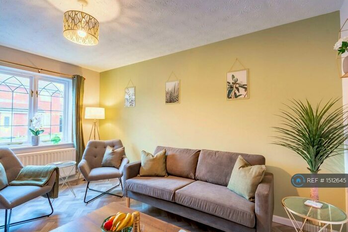 2 Bedroom Detached House To Rent In Goldcrest Road, Nottingham, NG6