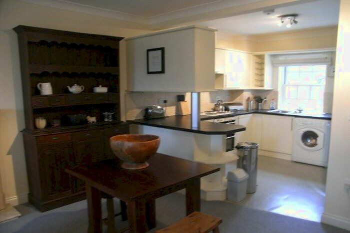 2 Bedroom Flat To Rent In Prispen Drive, Silverton, Exeter EX5