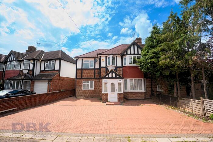 4 Bedroom Semi-Detached House To Rent In St. Pauls Close, Hounslow, TW3