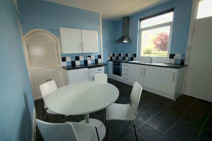 3 Bedroom Terraced House To Rent In Meanwood Road, Meanwood, Leeds, LS6