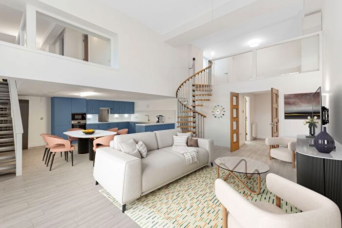 2 Bedroom Flat For Sale In B, High Street, Penicuik, EH26