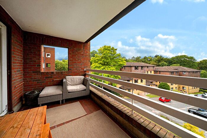 2 Bedroom Flat For Sale In Forest Close, Chislehurst, BR7