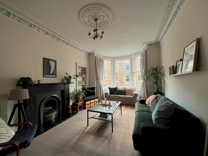 2 Bedroom Flat To Rent In Bruntsfield Avenue, Edinburgh, EH10