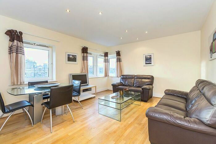 2 Bedroom Flat To Rent In Warren House, Beckford Close, Kensington, London, W14
