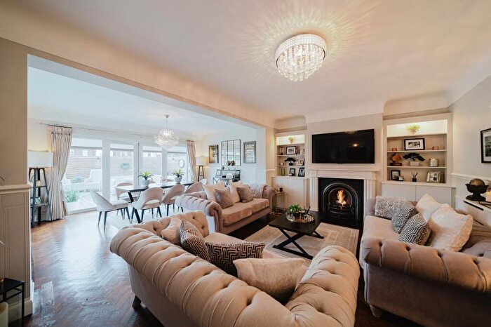 4 Bedroom Detached House For Sale In Bonnington Avenue, Crosby, L23