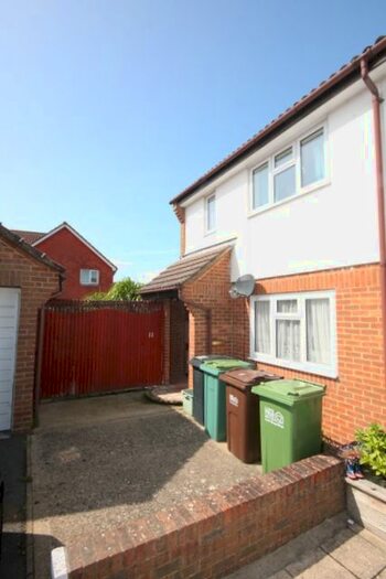 2 Bedroom Semi-Detached House To Rent In Michelham Close, Eastbourne, BN23