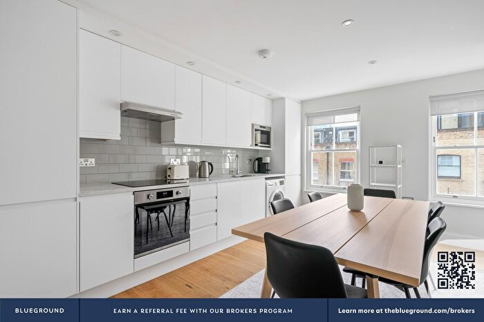 3 Bedroom Flat To Rent In Waterloo, SE1