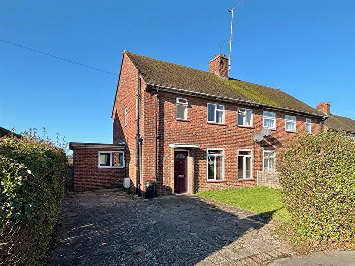 3 Bedroom Semi-detached House For Sale In Hillfield Road, Dunton Green, Sevenoaks, TN13