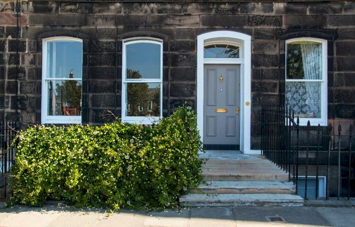 2 Bedroom Flat To Rent In Gardners Crescent, Fountainbridge, Edinburgh, EH3
