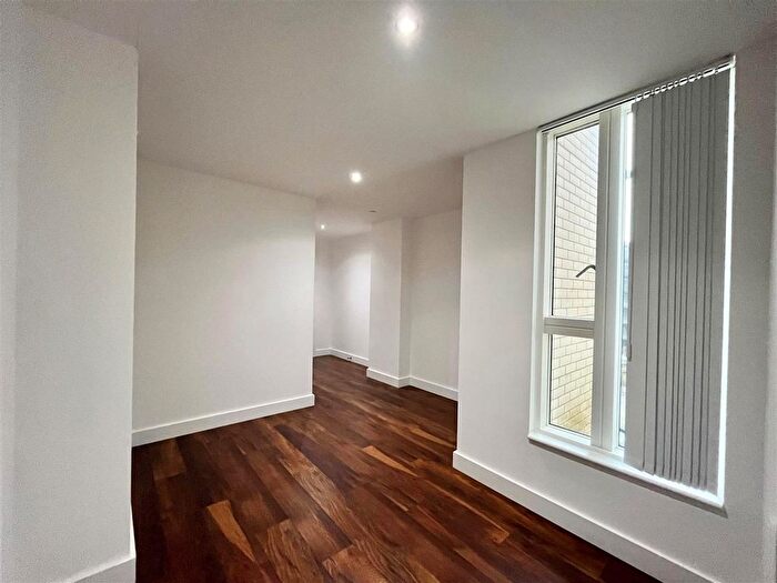 2 Bedroom Flat To Rent In Cambridge Street, Manchester, M1