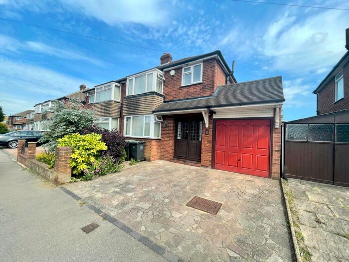 3 Bedroom Detached House To Rent In Blaydon Road, Luton, LU2