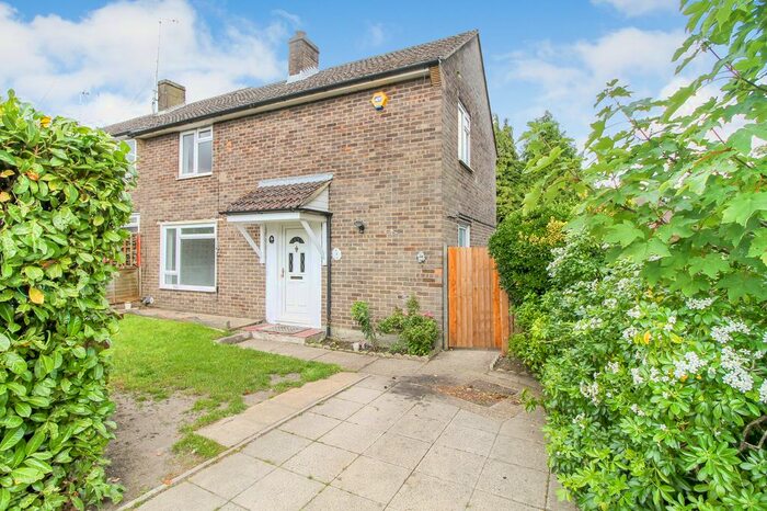 3 Bedroom Semi-Detached House To Rent In Weir Avenue, Hampshire, GU14