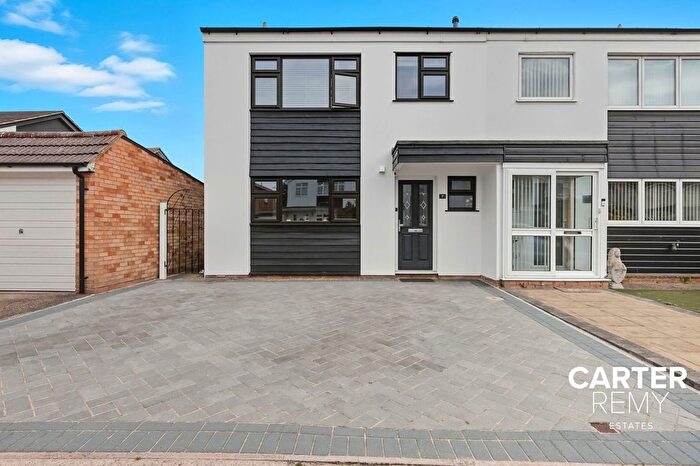 3 Bedroom Semi-detached House For Sale In Regent Close, Grays, RM16